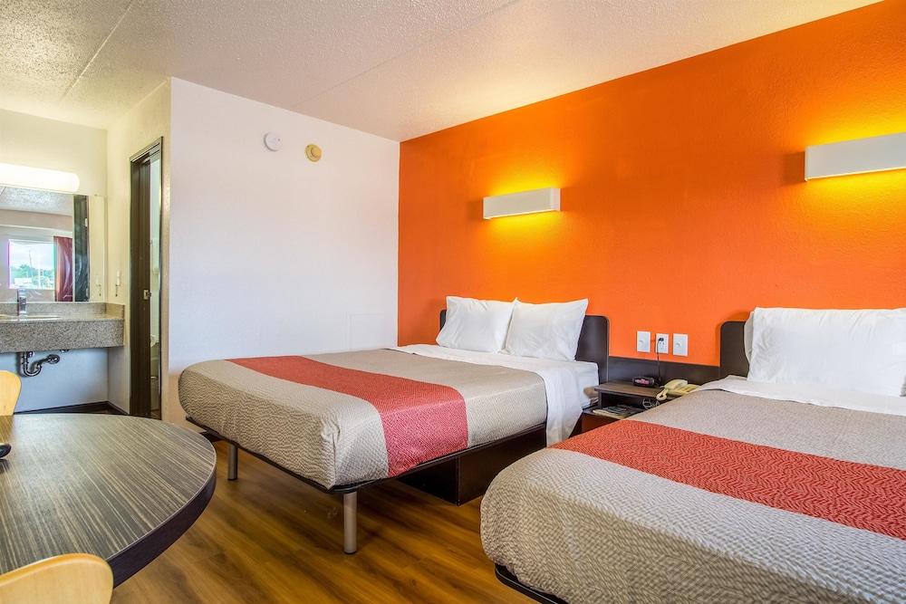 Motel 6 Ashland, OH photo 9