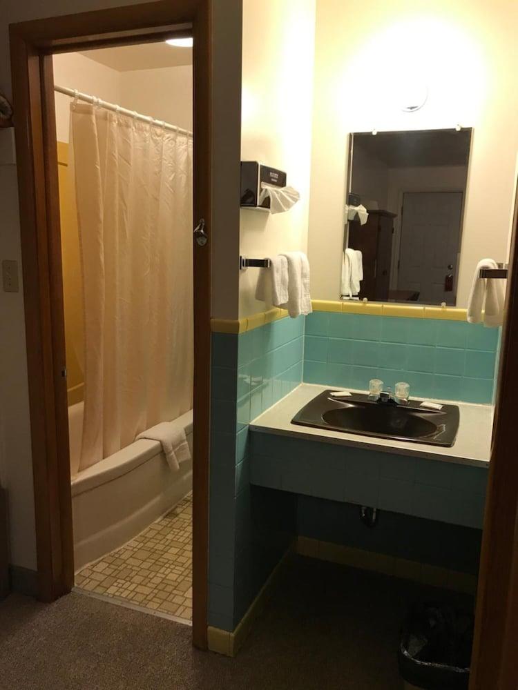 Motel Grand photo 13