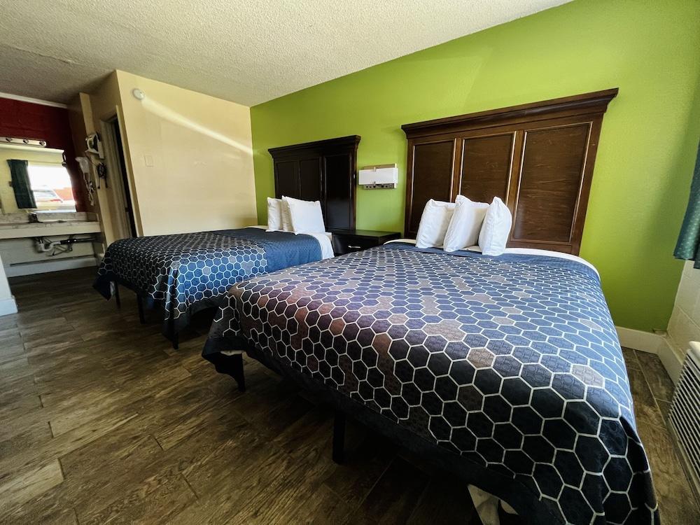 Cedar Lodge photo 27