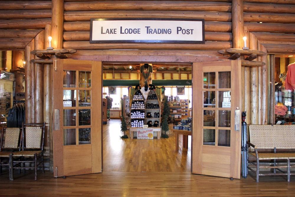 Lake Lodge Cabins - Inside the Park photo 12