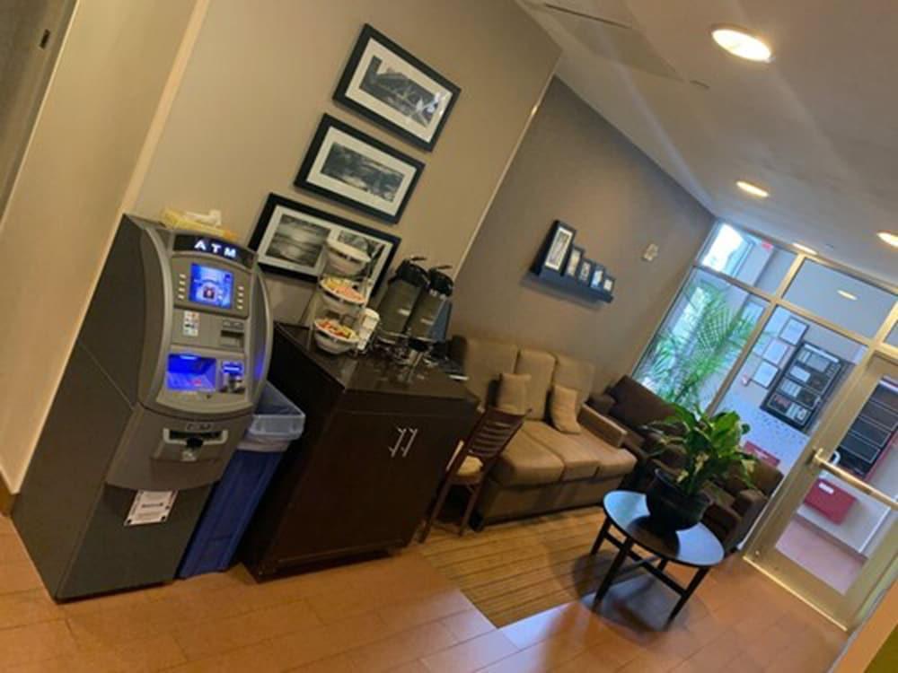 Cresthaven Inn JFK photo 17