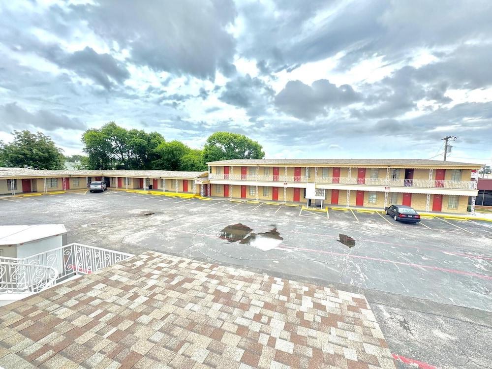 Welcome Motel photo 11