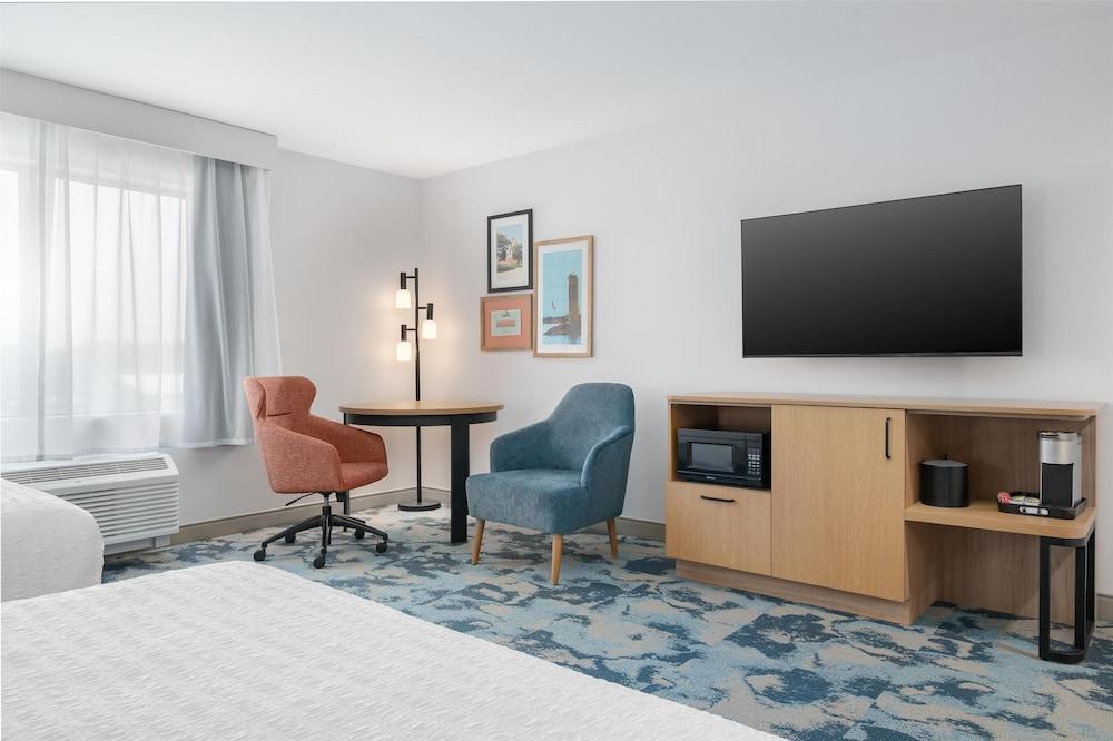 Hampton Inn & Suites Alpena photo 17