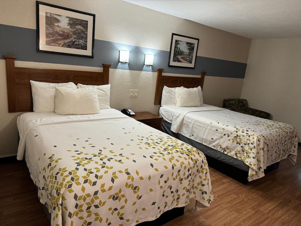 Americas Best Value Inn Marshall photo 12