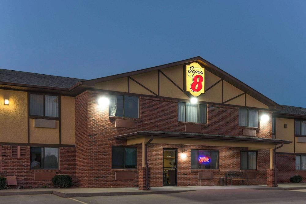Super 8 by Wyndham Warrenton photo 44