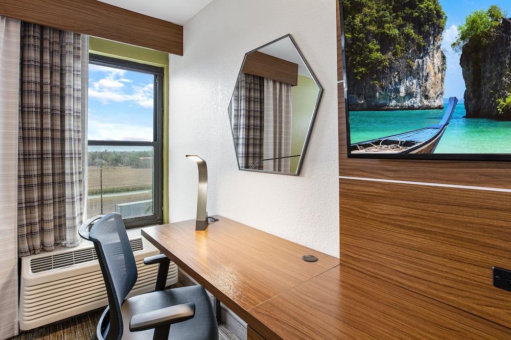 Holiday Inn Express Harlingen by IHG photo 26