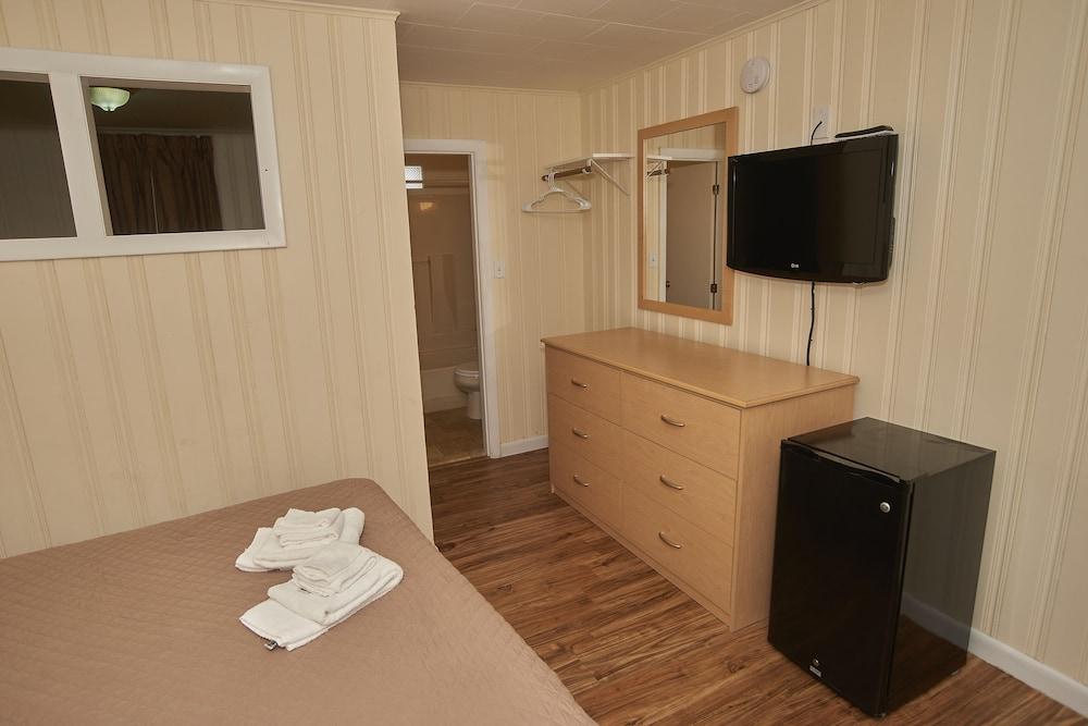 Marguerite Motel photo 10