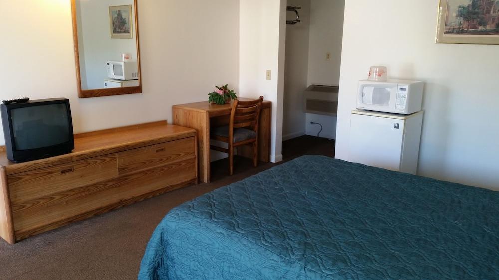 Surfside Motel photo 26