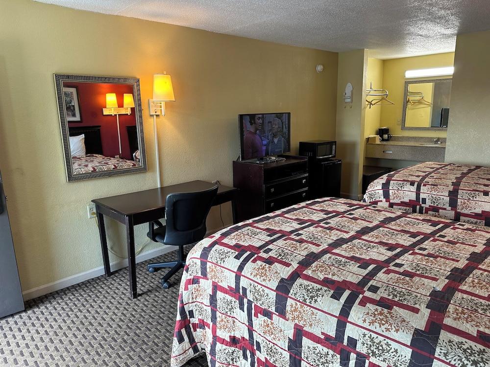 Royal Inn photo 7