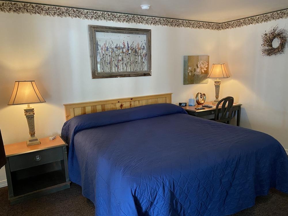 Rustic Inn Motel photo 96