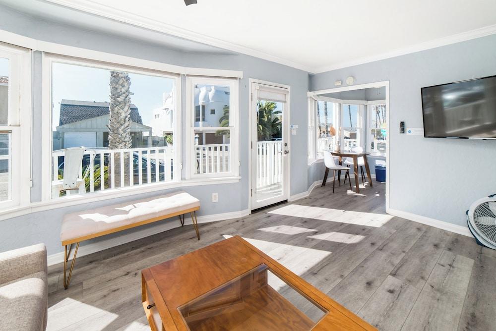 Pacific Bungalow photo 20