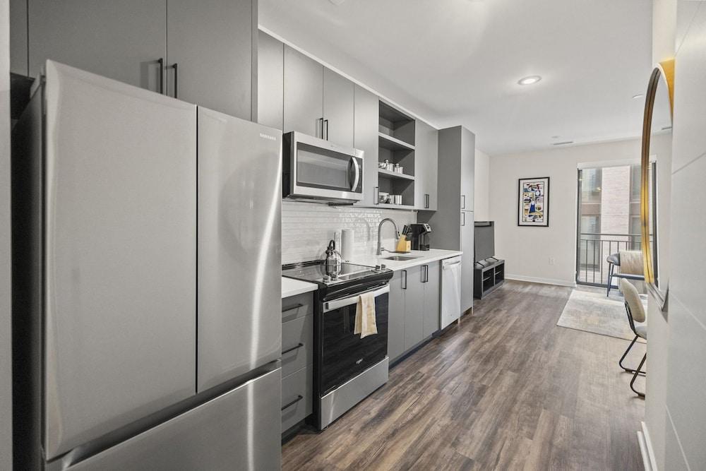 Placemakr Cathedral Heights photo 9