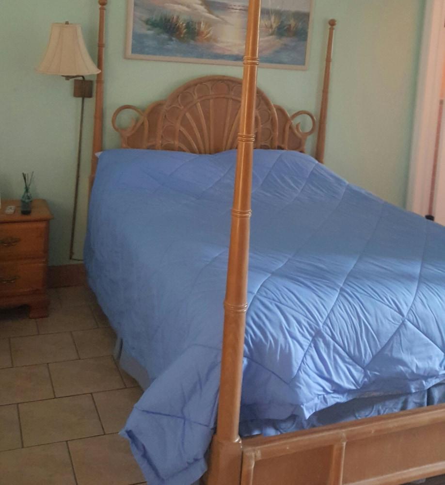 Silver Sands Motel photo 18