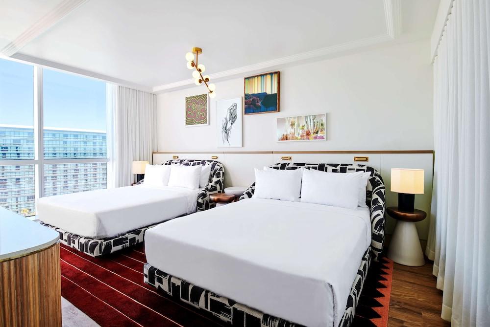 Virgin Hotel Las Vegas, Curio Collection by Hilton photo 18