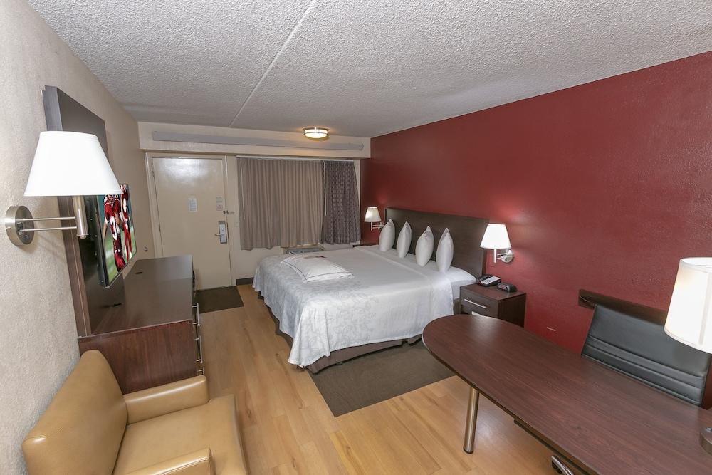 Red Roof Inn PLUS+ University at Buffalo - Amherst photo 6