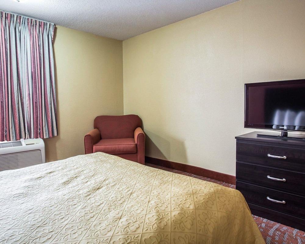 Quality Inn & Suites Monroe photo 25