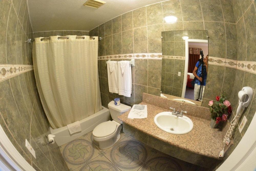Palace Inn Oxnard photo 44