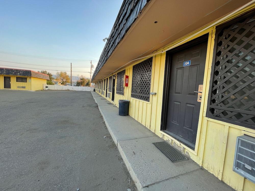 Sage & Sand Motel photo 7