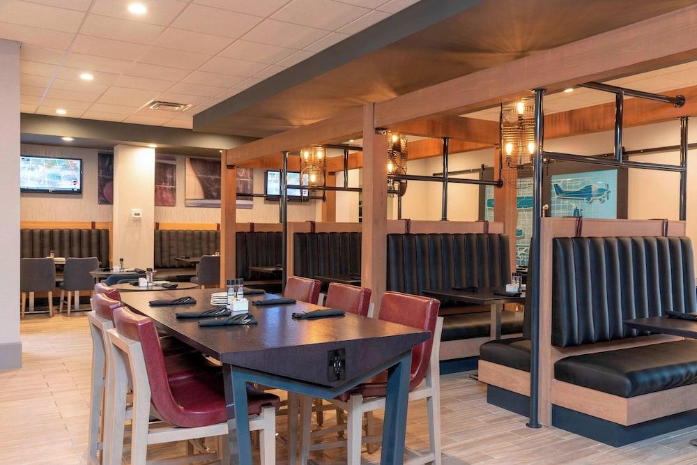 Delta Hotels by Marriott Kalamazoo Conference Center photo 37