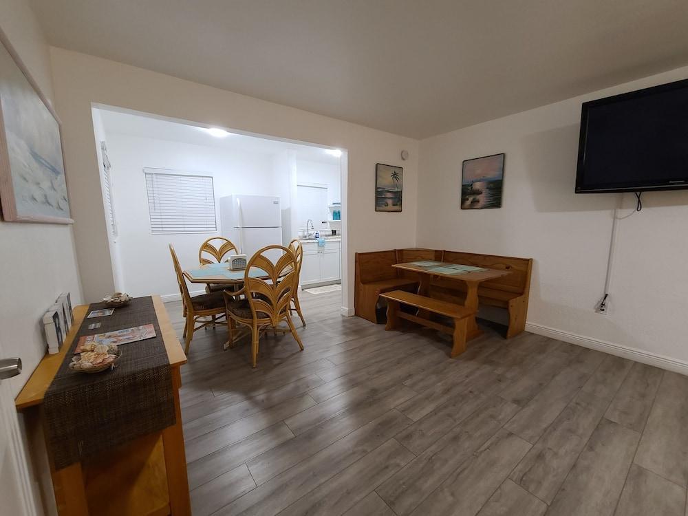 Sun Island Motel photo 18