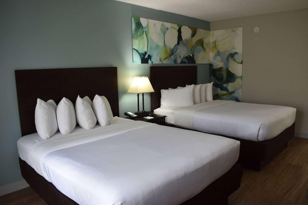 Wyndham Garden Ann Arbor photo 21
