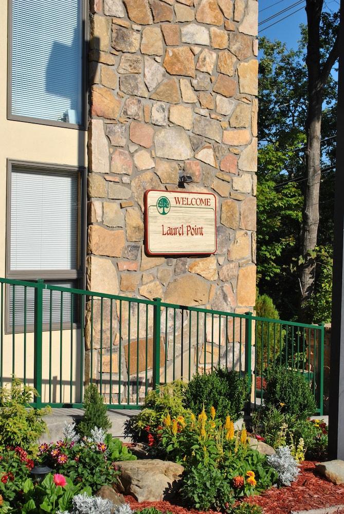 Laurel Point Resort photo 35