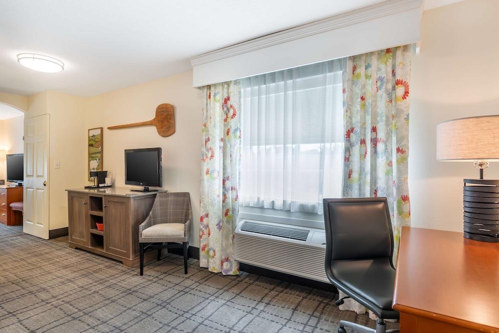 Best Western Plus University Park Inn & Suites photo 80