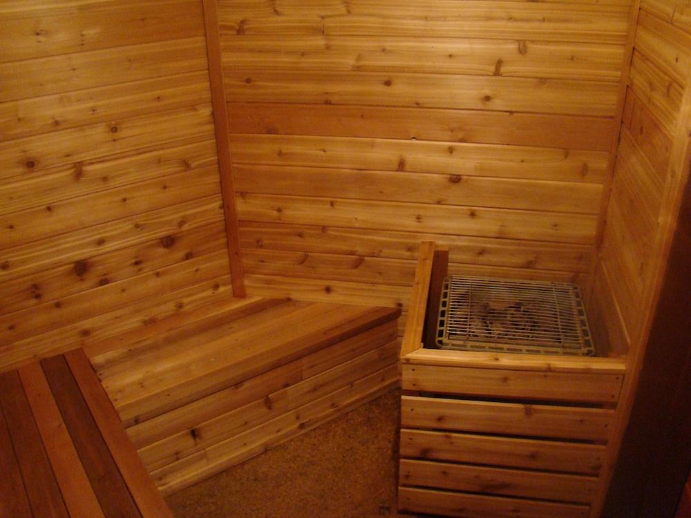 Boarders Inn & Suites by Cobblestone Hotels - Faribault photo 46