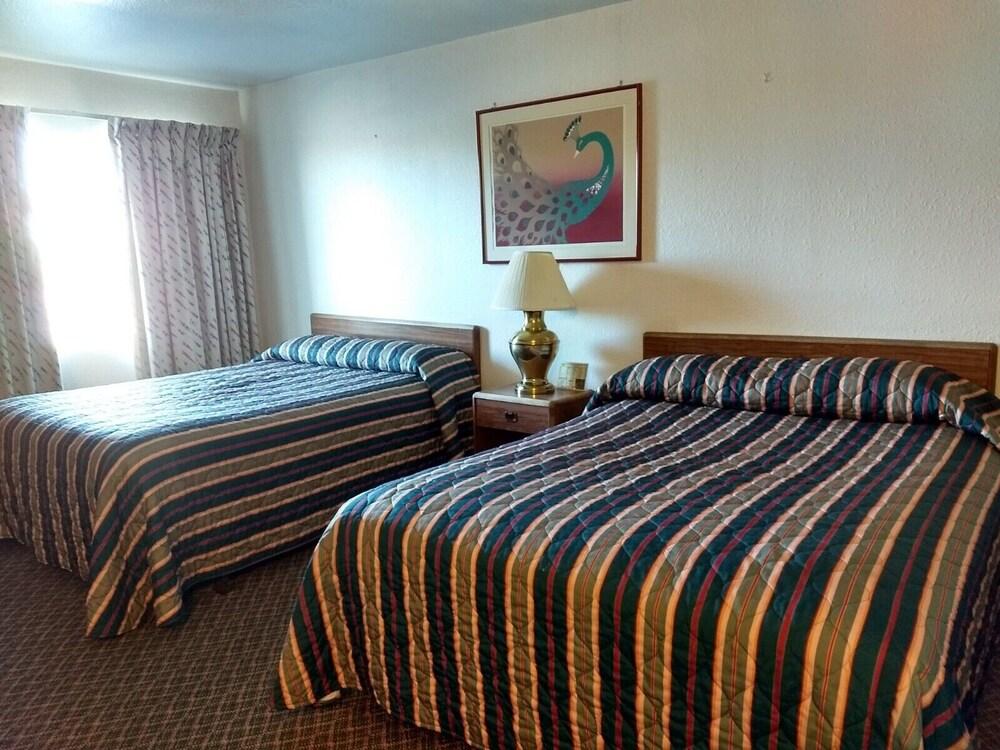 Budget Inn photo 40