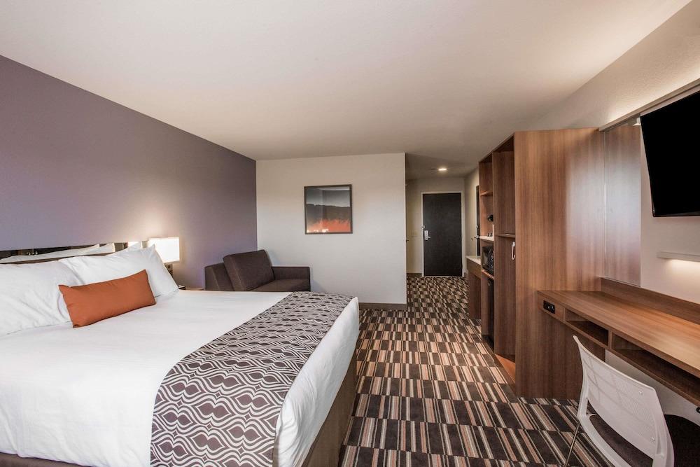 Microtel Inn & Suites By Wyndham Tioga photo 9
