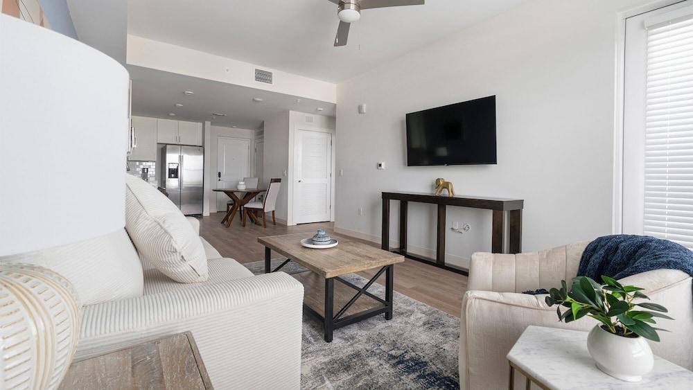 Landing Apartments - Cape Coral photo 3