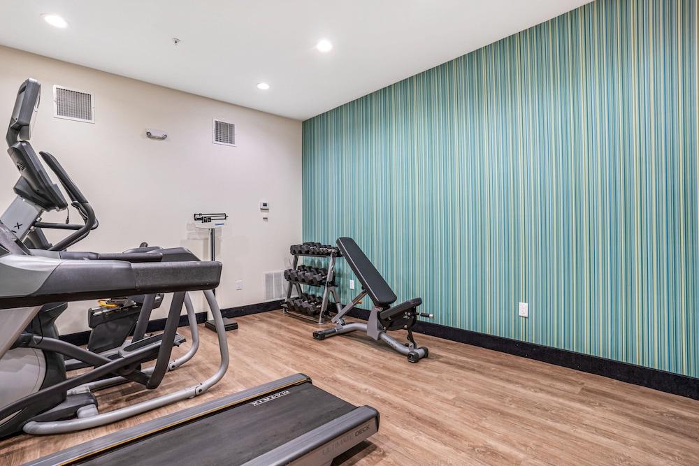 Holiday Inn Express Suites Van Buren-Ft Smith Area by IHG photo 11
