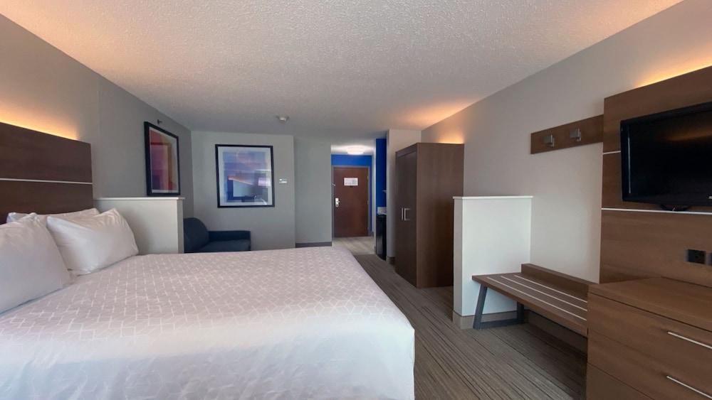 Holiday Inn Express & Suites Somerset Central by IHG photo 4