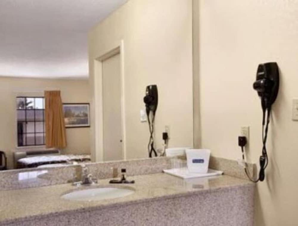 Best Way Inn & Suites photo 6