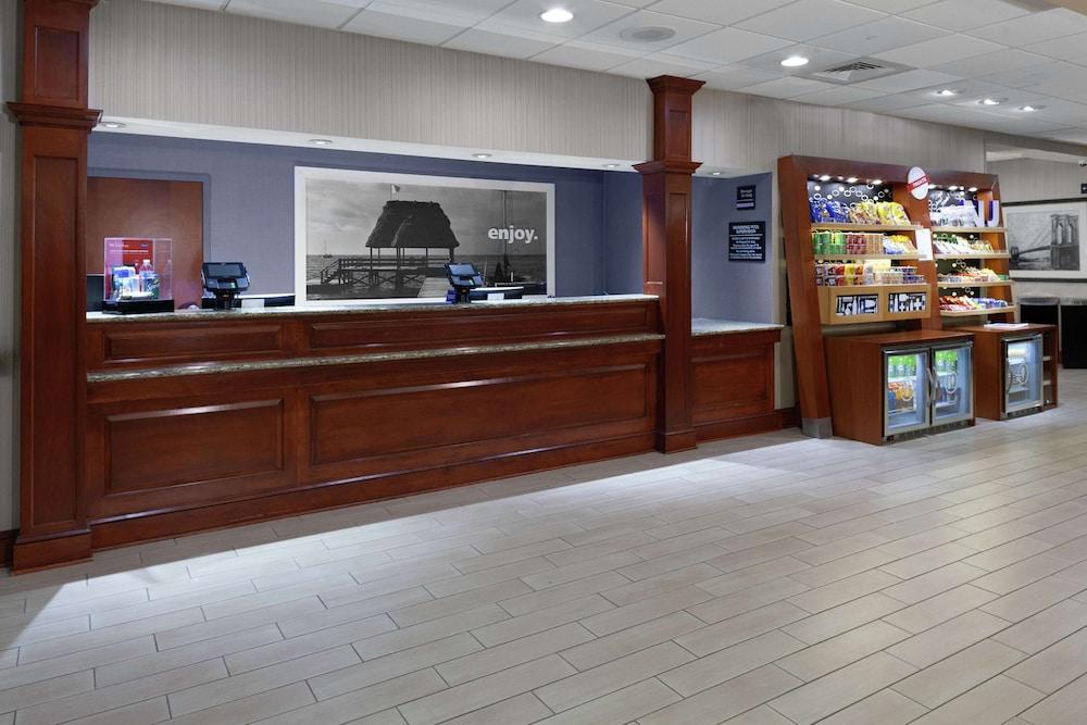 Hampton Inn Woodbridge photo 5