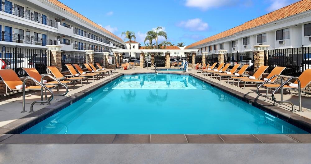 Tropicana Inn and Suites photo 16