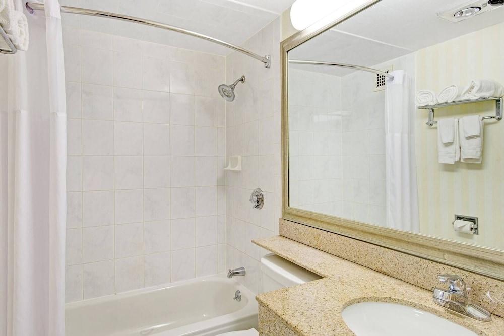 Methuen Inn and Conference Center photo 7