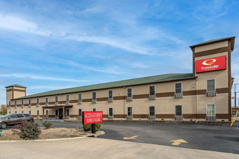 Econo Lodge Inn & Suites Granite City - St. Louis — hotel in Granite City
