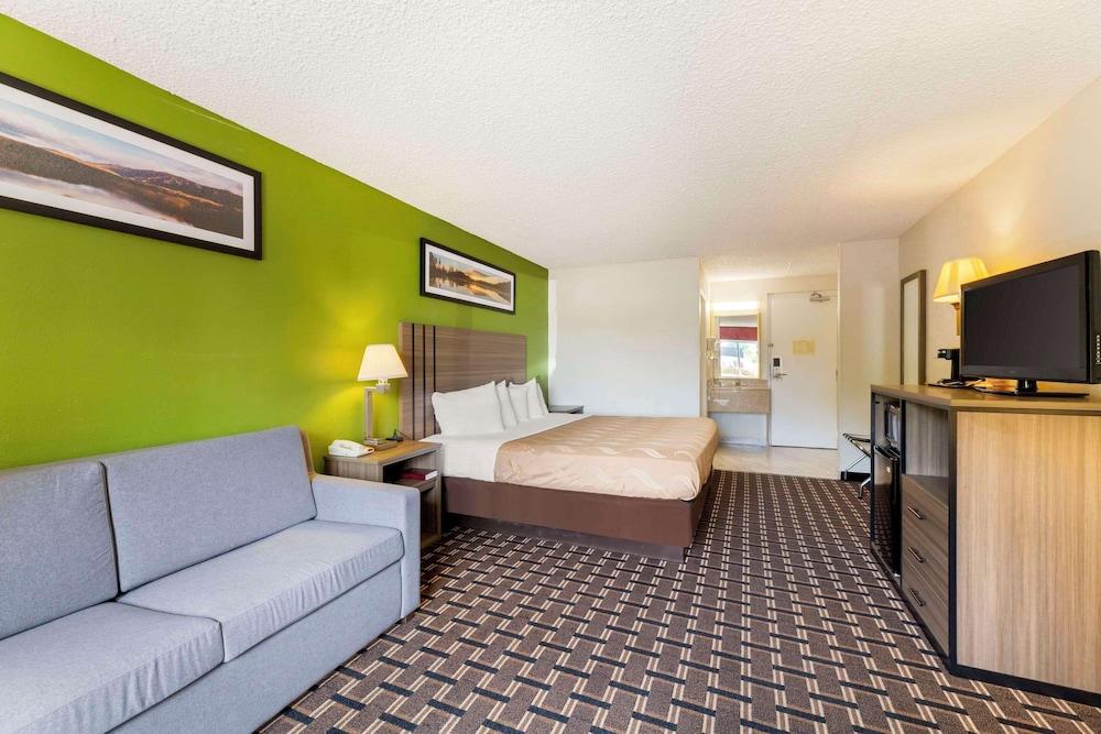 Quality Inn Huron photo 17