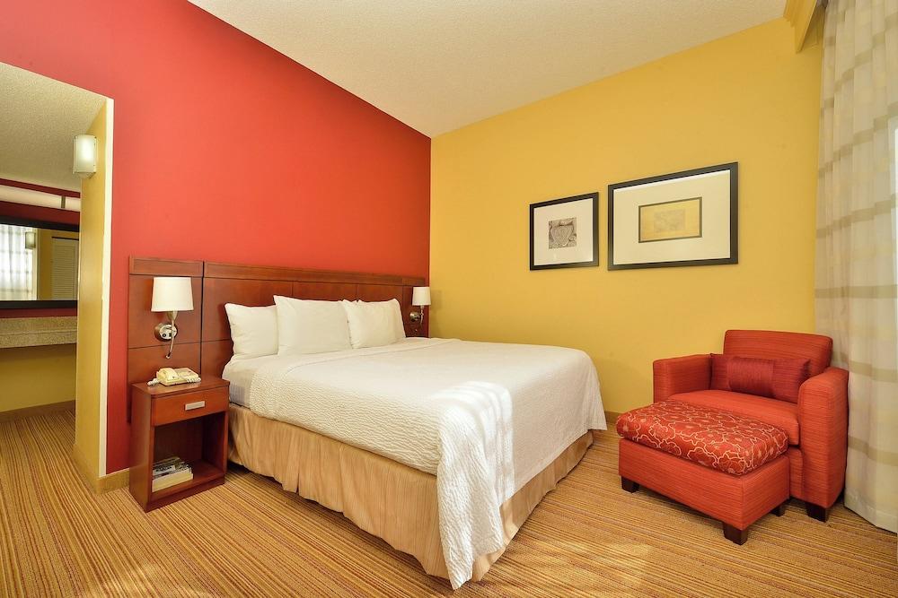 Courtyard By Marriott Bentonville photo 4