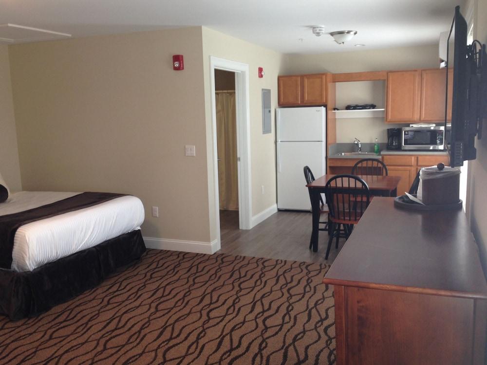 The Pelham Resort Motel photo 20