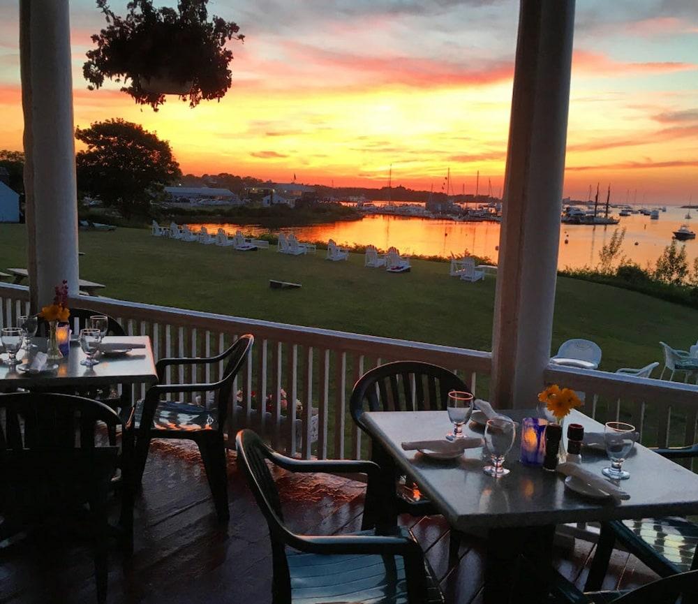 Narragansett Inn photo 36