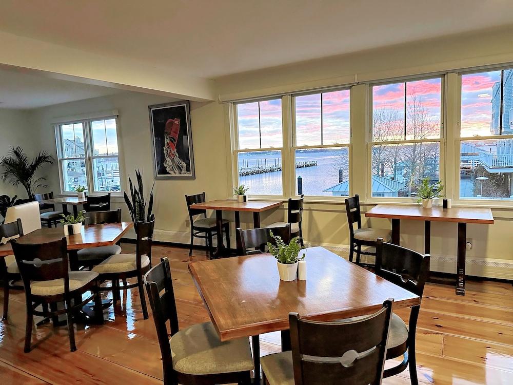 Harborside Inn photo 36