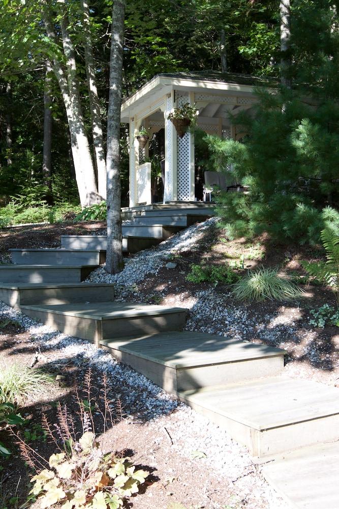 Mount Battie Inn photo 16