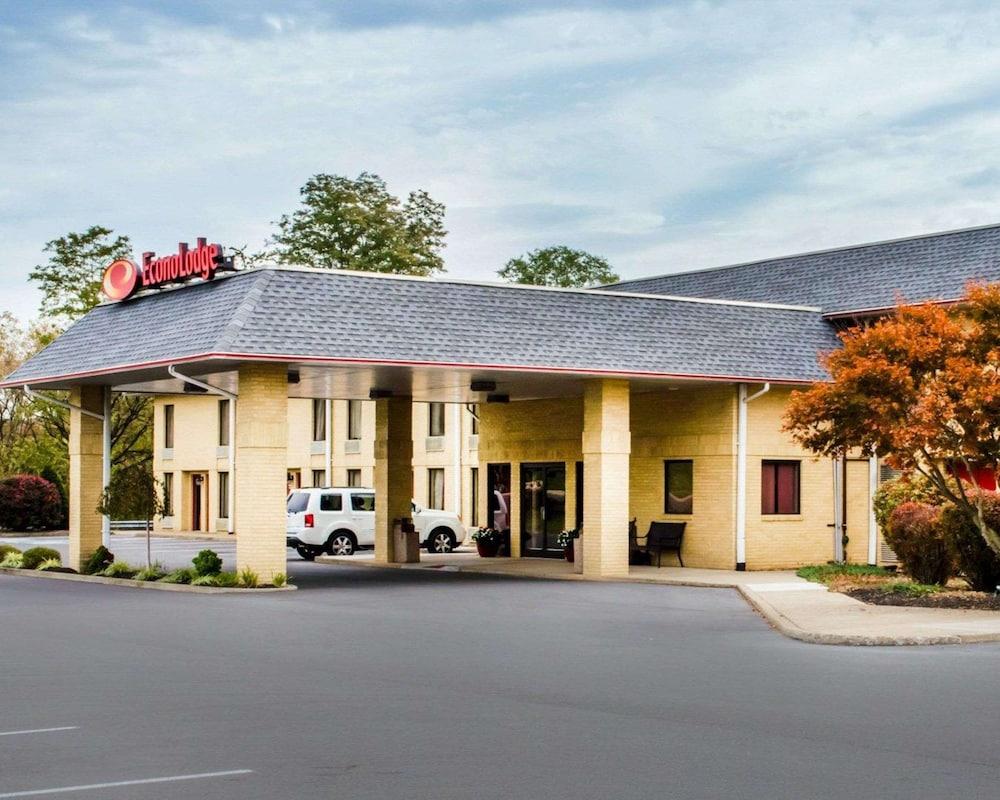 Econo Lodge Mifflintown photo 25