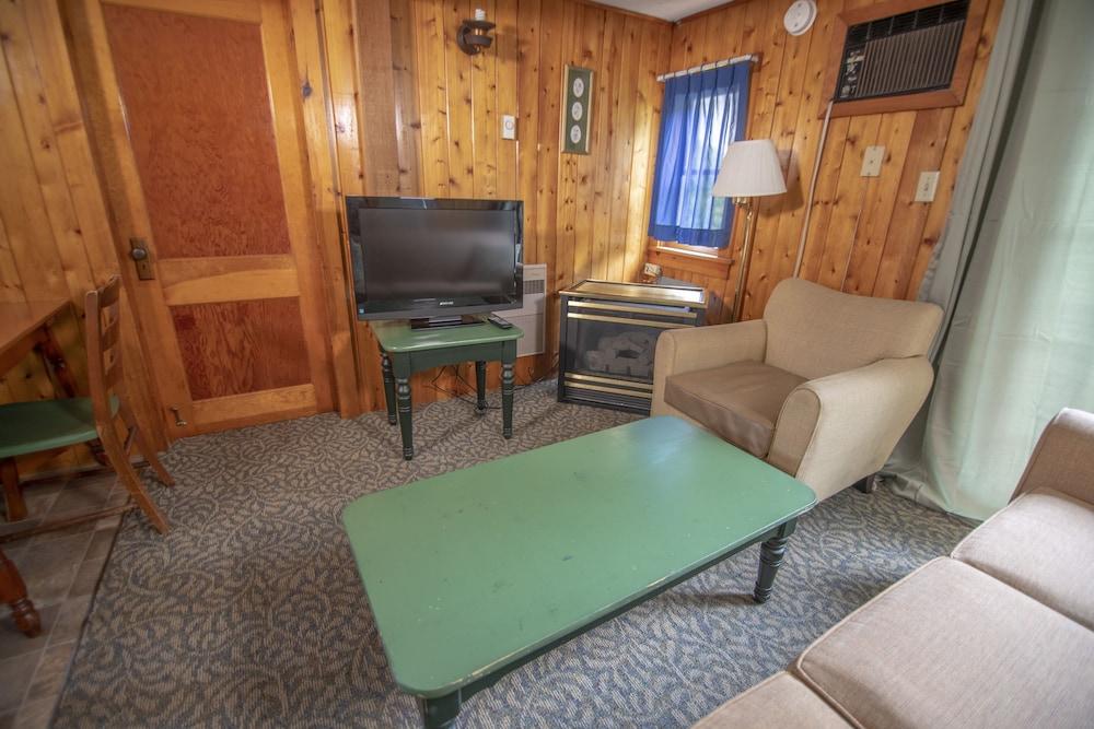 Ridges Inn & Suites photo 75