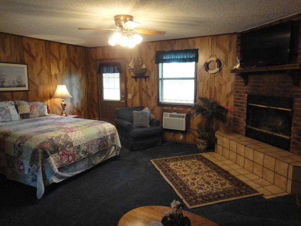 Brackenridge Lodge photo 2