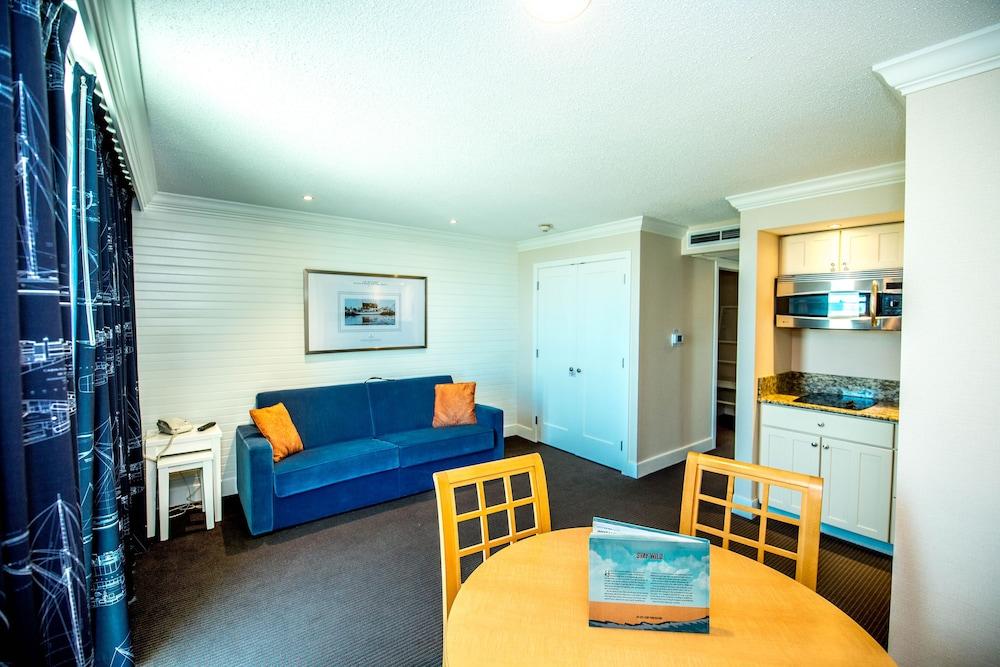 Port Royal Oceanfront Hotel photo 9