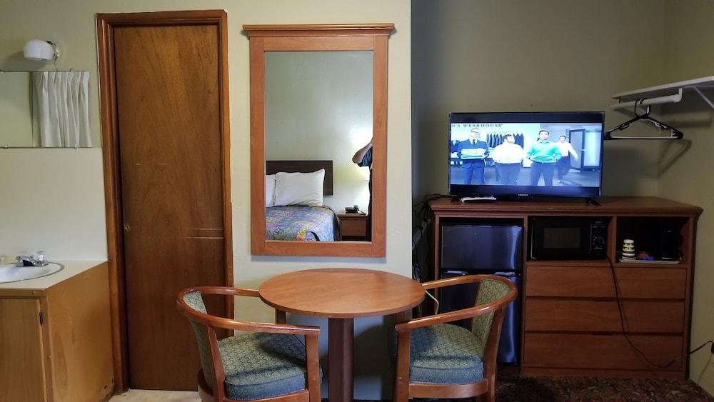 Quick Stop Motel photo 24