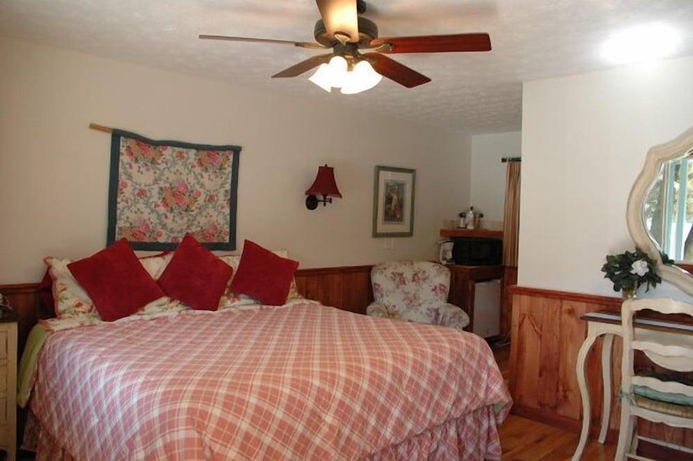The Homestead Inn photo 43